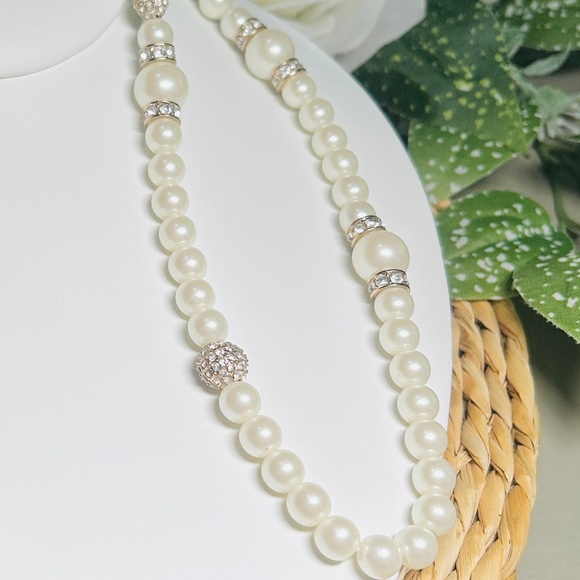 Ann Taylor 32” Long Faux Pearl and Pavé Crystal Necklace - Picture 4 of 8
